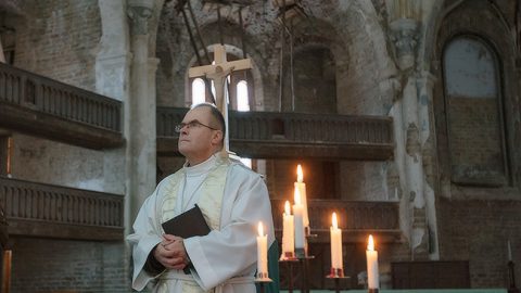 Урмас Карилеэт: "Мы приветствуем всех, кто решил восстановить свою связь с приходом. Благодарим всех жертвователей. Такая сумма пожертвований бывает редко, это для всей Эстонии имеет огромное значение".