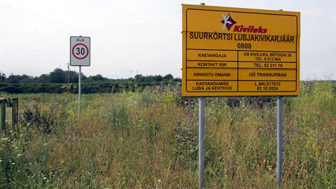 Расположенный буквально через дорогу от деревни Лиймала карьер "Suur-Kõrtsi", по словам местных жителей, создает вибрацию в ходе взрывных работ, а также шум и пыль. Плюс ко всему нарушает ночной покой.