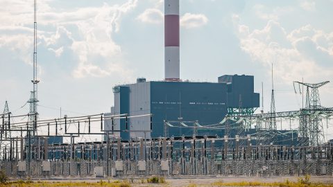 Аувереская электростанция под Нарвой была впервые подключена к электросети еще в мае 2015 года. (Фото: Илья СМИРНОВ)
