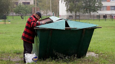 Срок действия договора на вывоз мусора на территории люганузеского региона завершится в конце августа, и это значит, что с сентября за вывоз отходов придется платить больше. (Фото: Пеэтер ЛИЛЛЕВЯЛИ/АРХИВ)